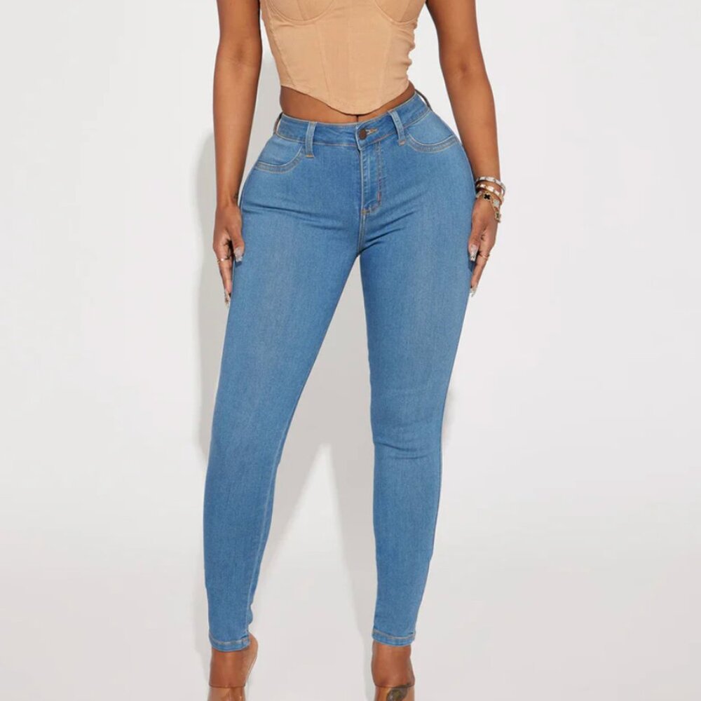 Fashion Nova Classic Mid Rise Skinny Jeans - Medium Blue Wash 1X